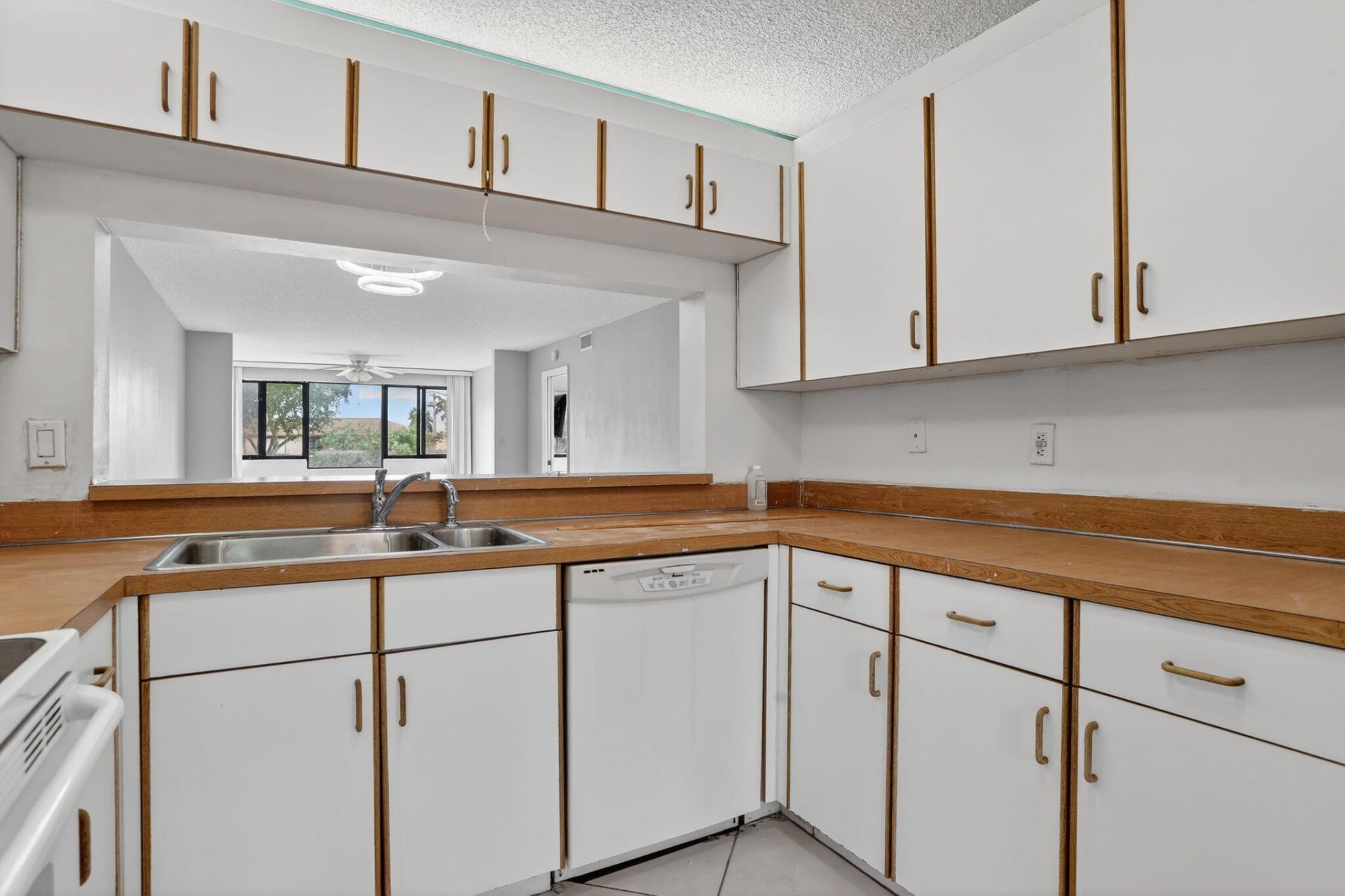 10837 W Clairmont Circle, Unit 208, Tamarac, FL 33321 Photo