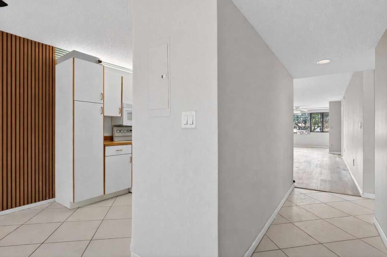 10837 W Clairmont Circle, Unit 208, Tamarac, FL 33321 Photo