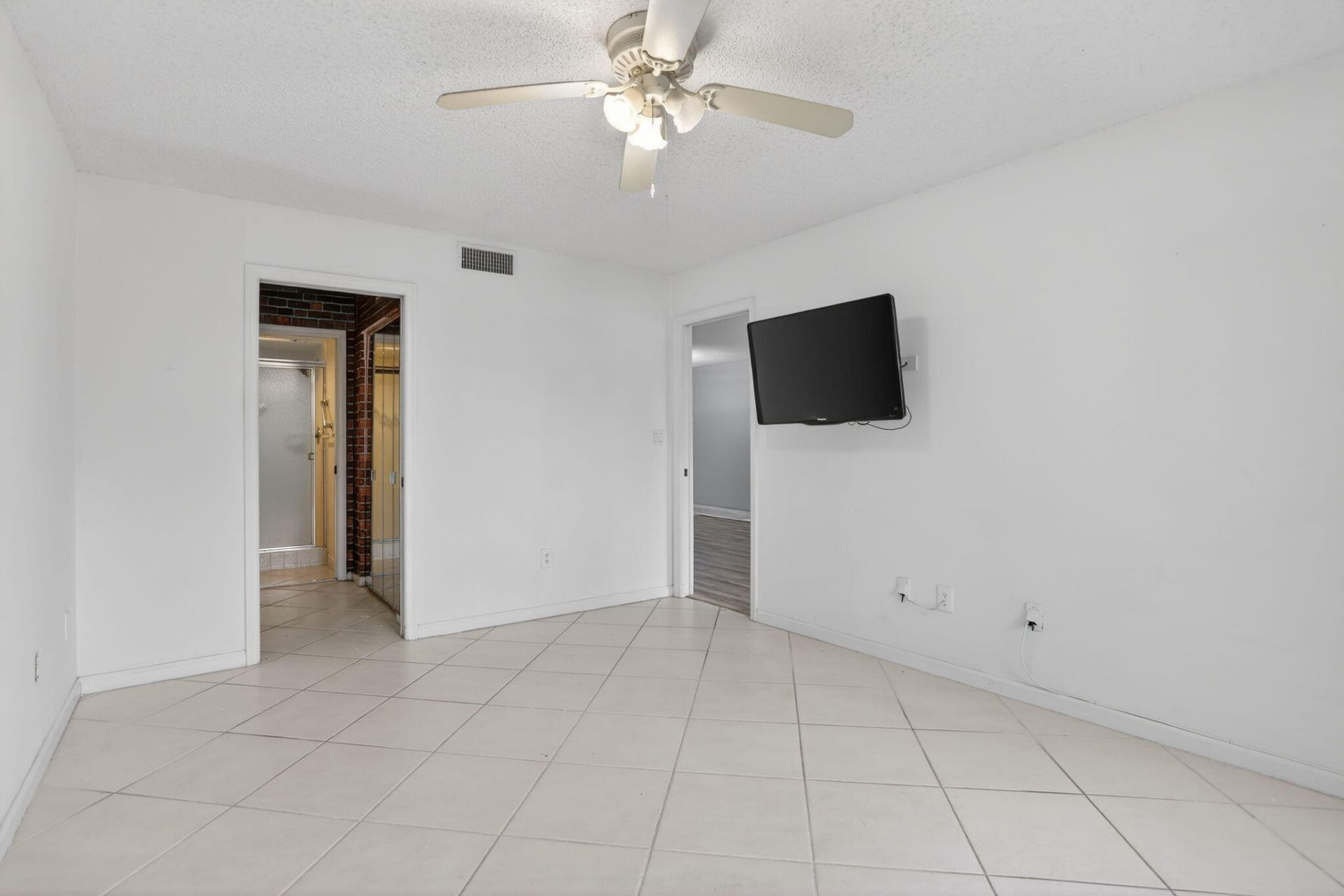 10837 W Clairmont Circle, Unit 208, Tamarac, FL 33321 Photo