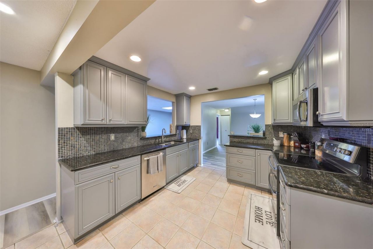 12341 79th Place, Seminole, FL 33772 Photo