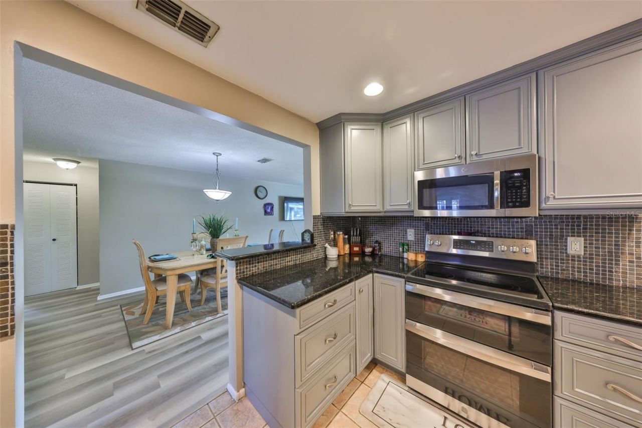 12341 79th Place, Seminole, FL 33772 Photo