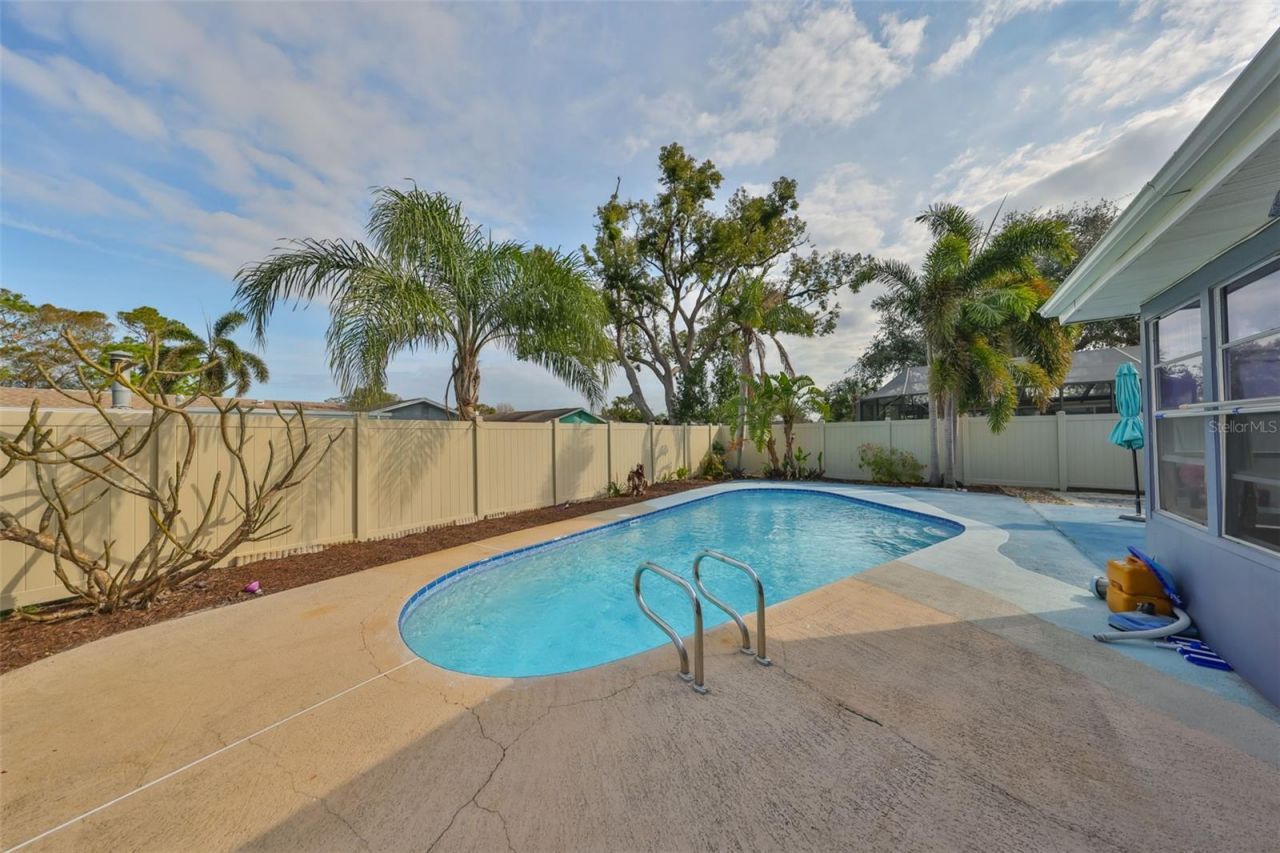 12341 79th Place, Seminole, FL 33772 Photo