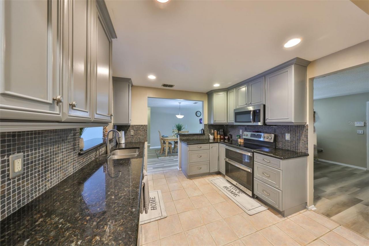 12341 79th Place, Seminole, FL 33772 Photo