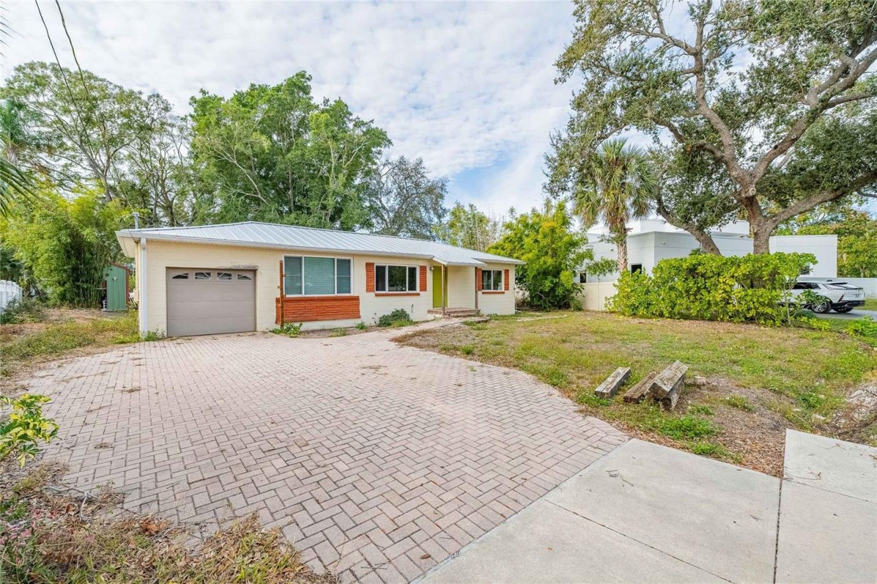 6213 Sanders Drive, Tampa, FL 33611 Photo