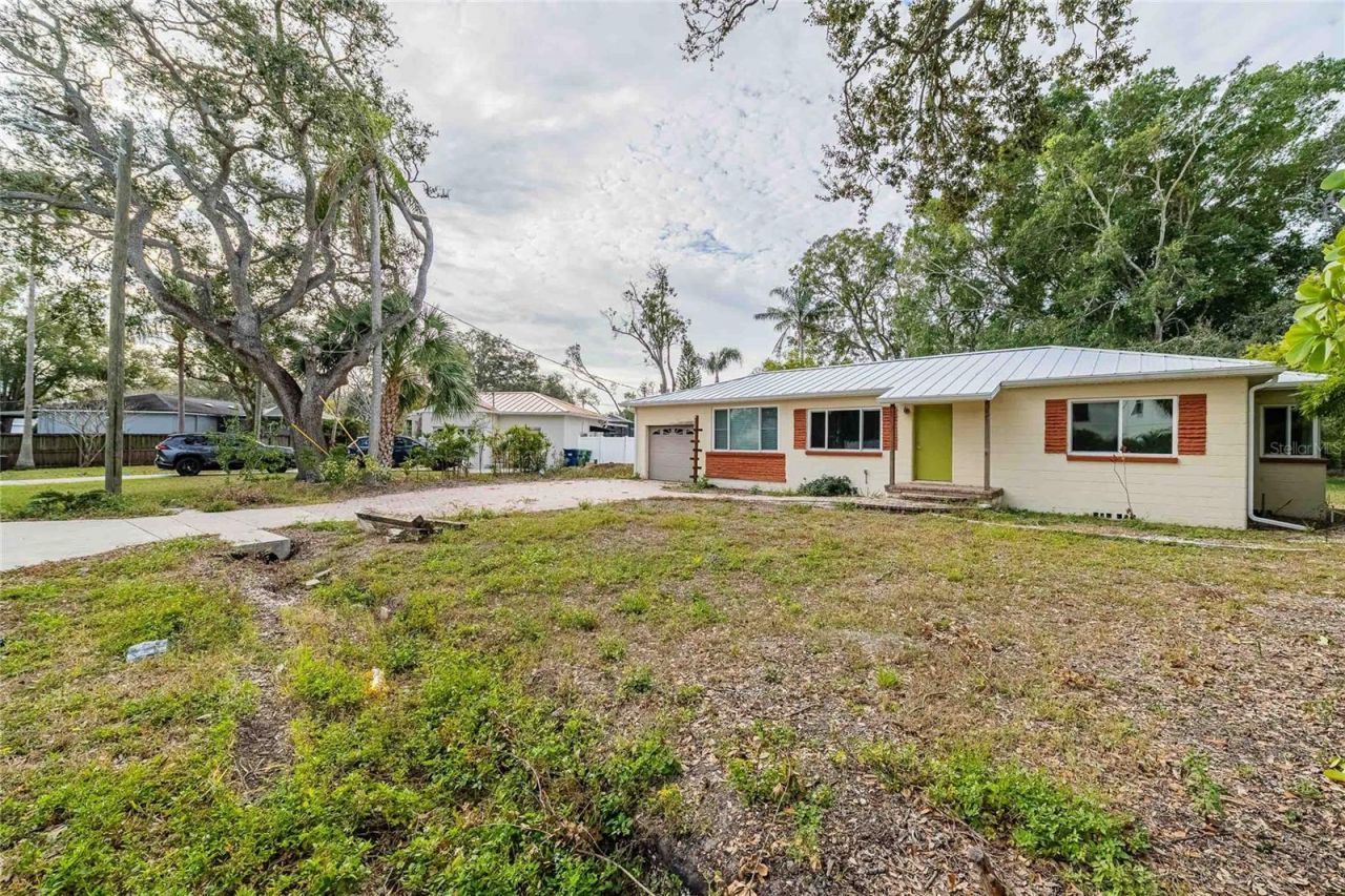 6213 Sanders Drive, Tampa, FL 33611 Photo