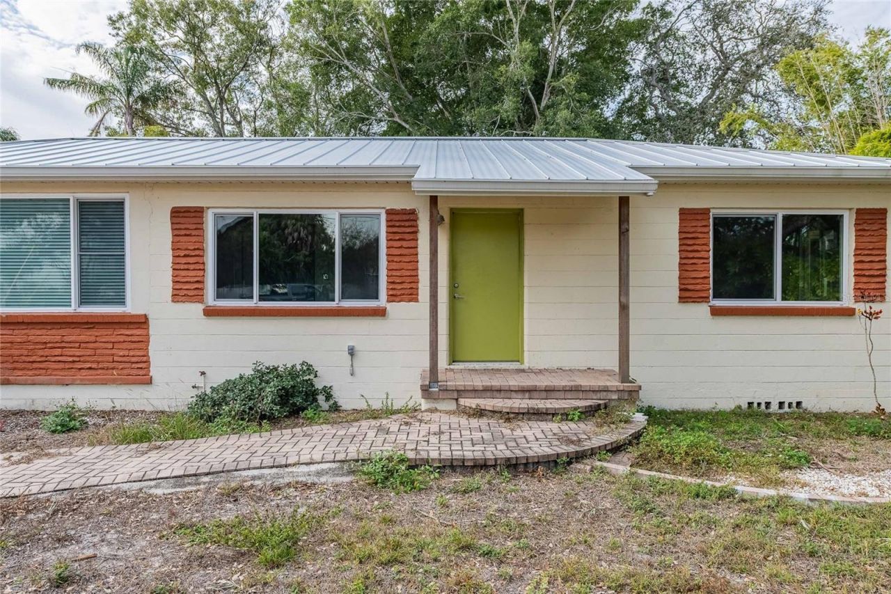 6213 Sanders Drive, Tampa, FL 33611 Photo