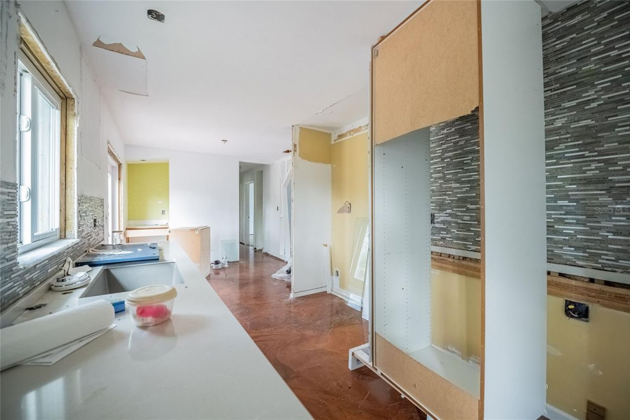 6213 Sanders Drive, Tampa, FL 33611 Photo