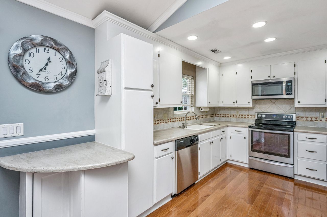 243 Okehampton Drive Photo 12