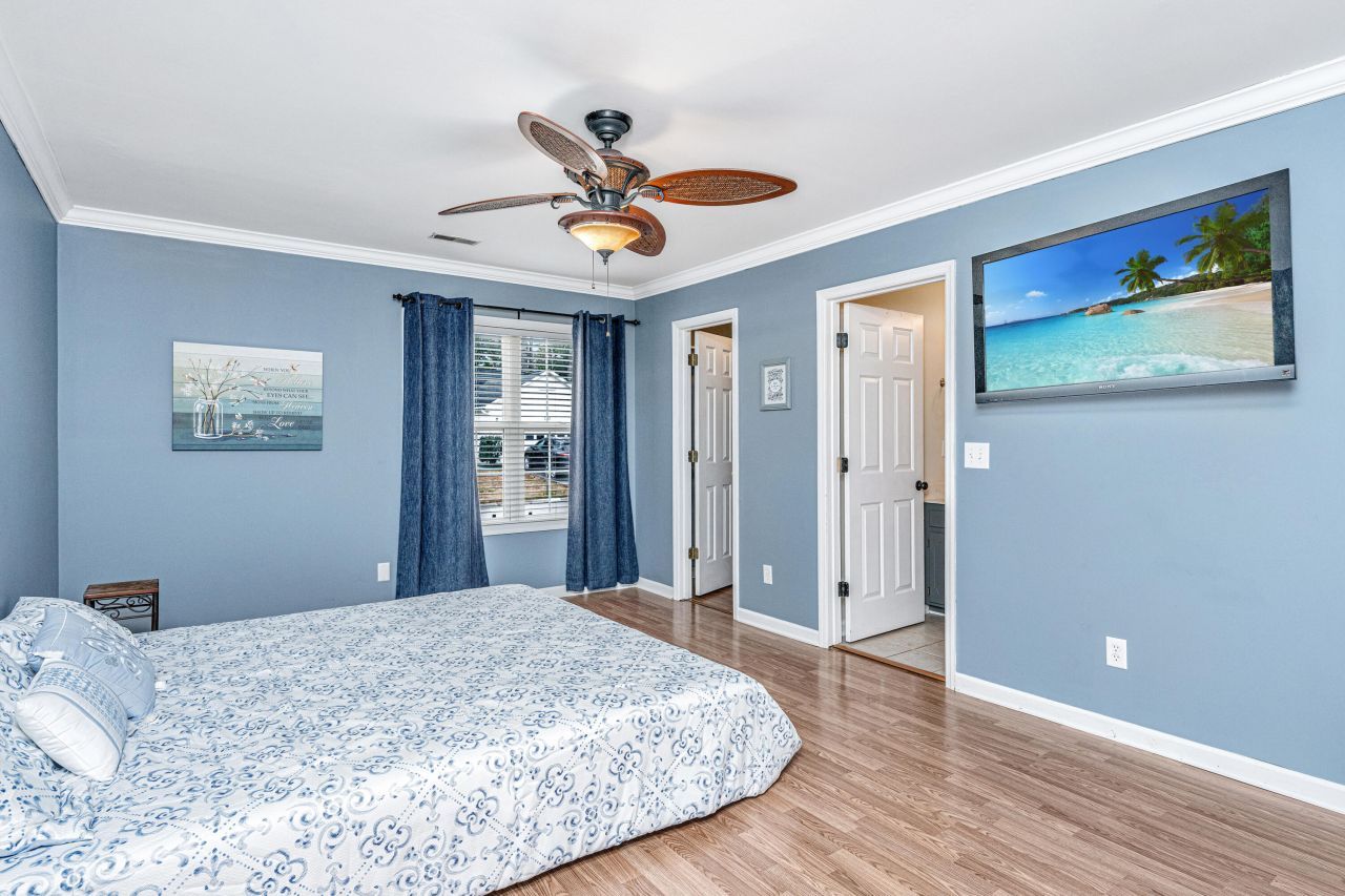 243 Okehampton Drive Photo 16