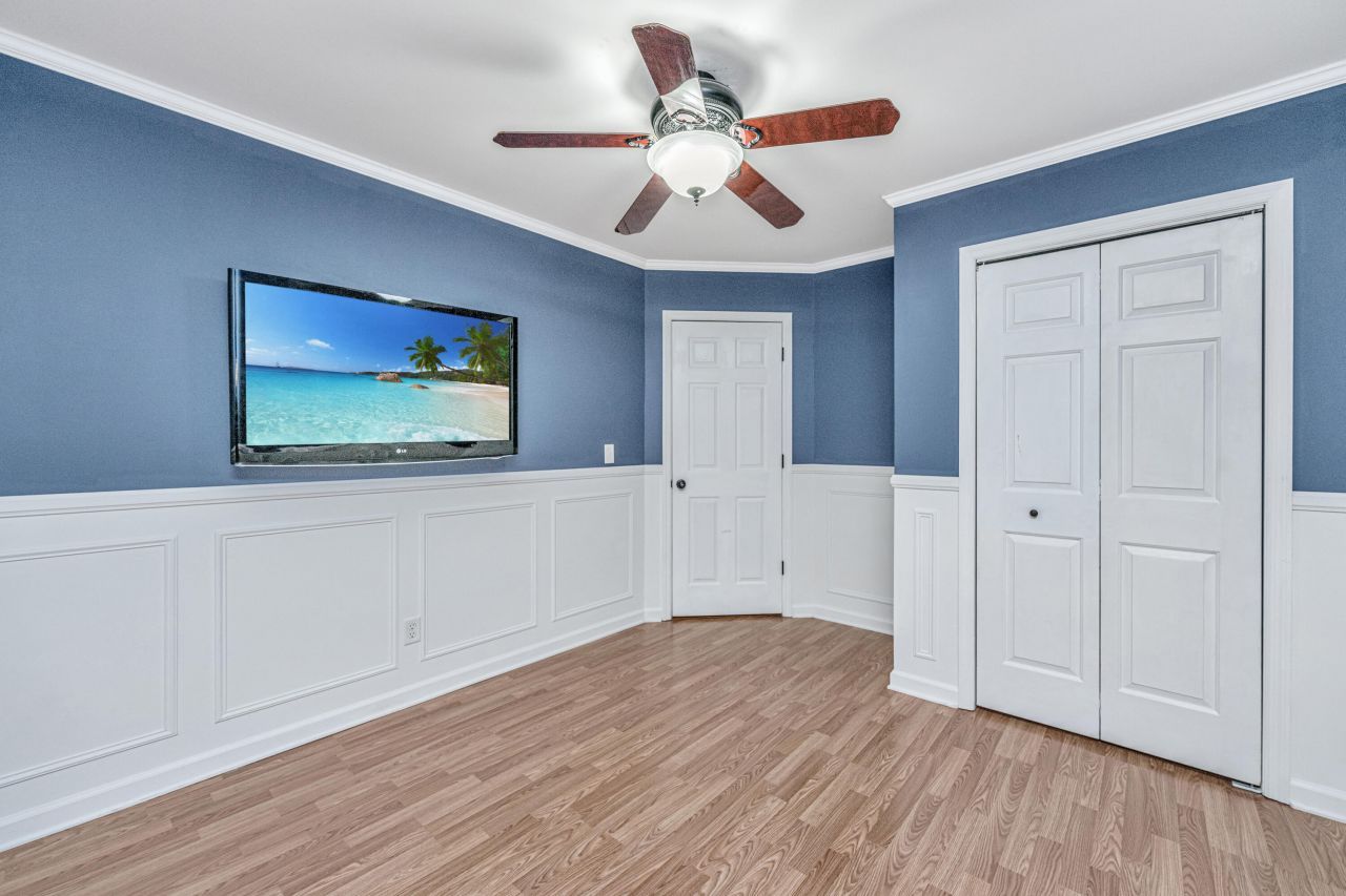 243 Okehampton Drive Photo 23