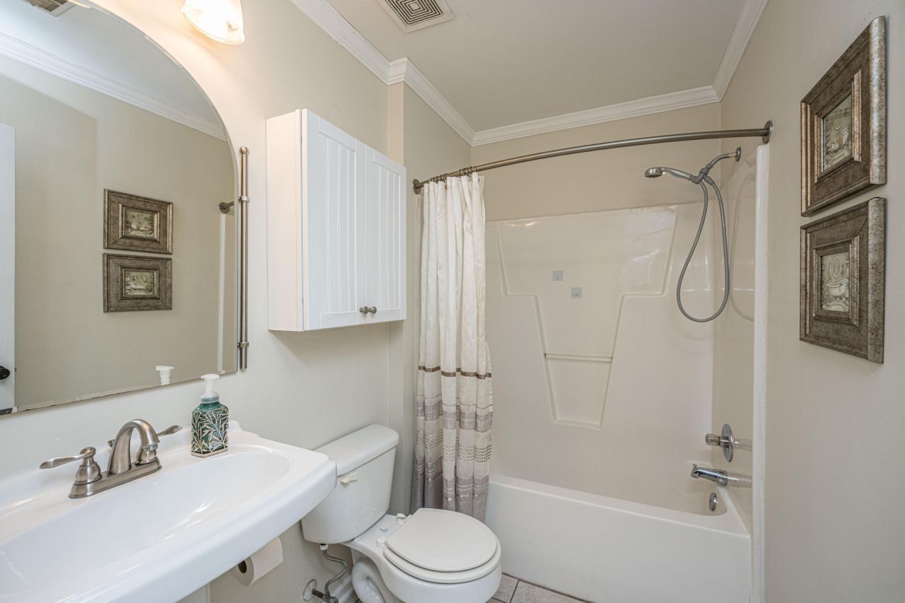 243 Okehampton Drive Photo 27