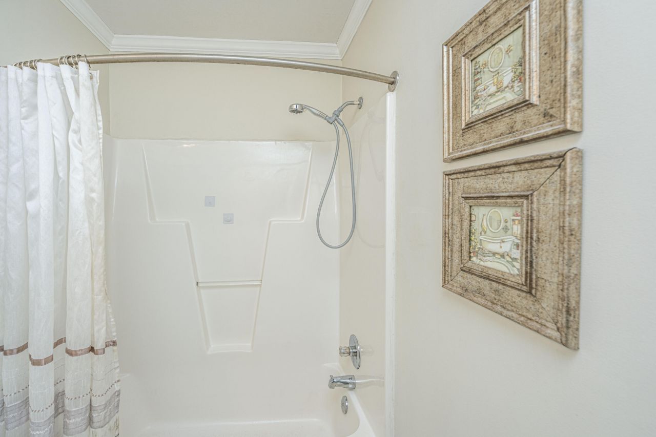 243 Okehampton Drive Photo 28