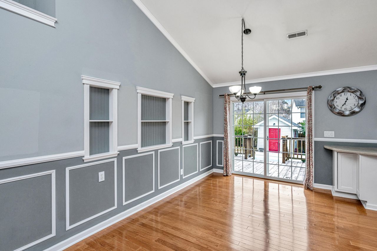 243 Okehampton Drive Photo 7