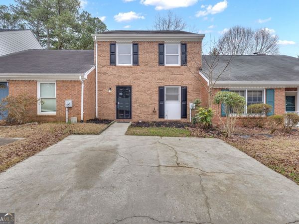 415 Williamsburg Way, Fayetteville, GA 30214
