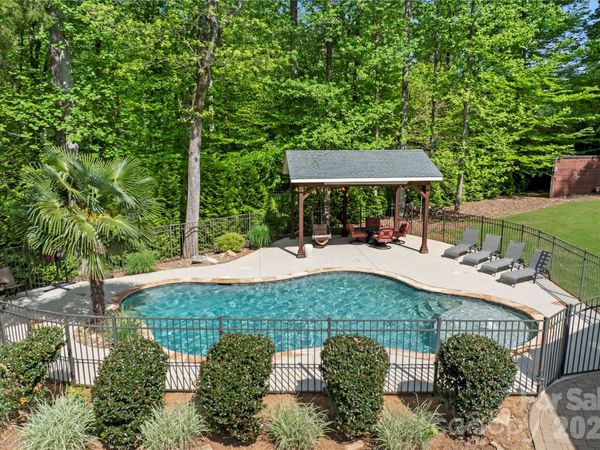860 Arrow Point Lane, Davidson, NC 28036
