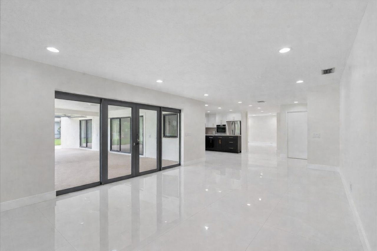 516 Muirfield Drive, Atlantis, FL 33462 Photo