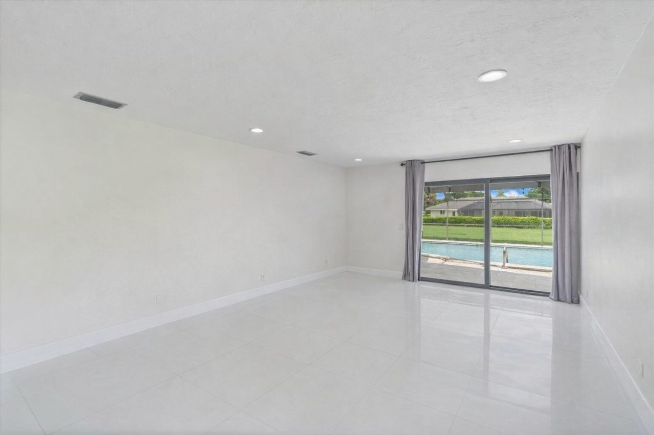 516 Muirfield Drive, Atlantis, FL 33462 Photo