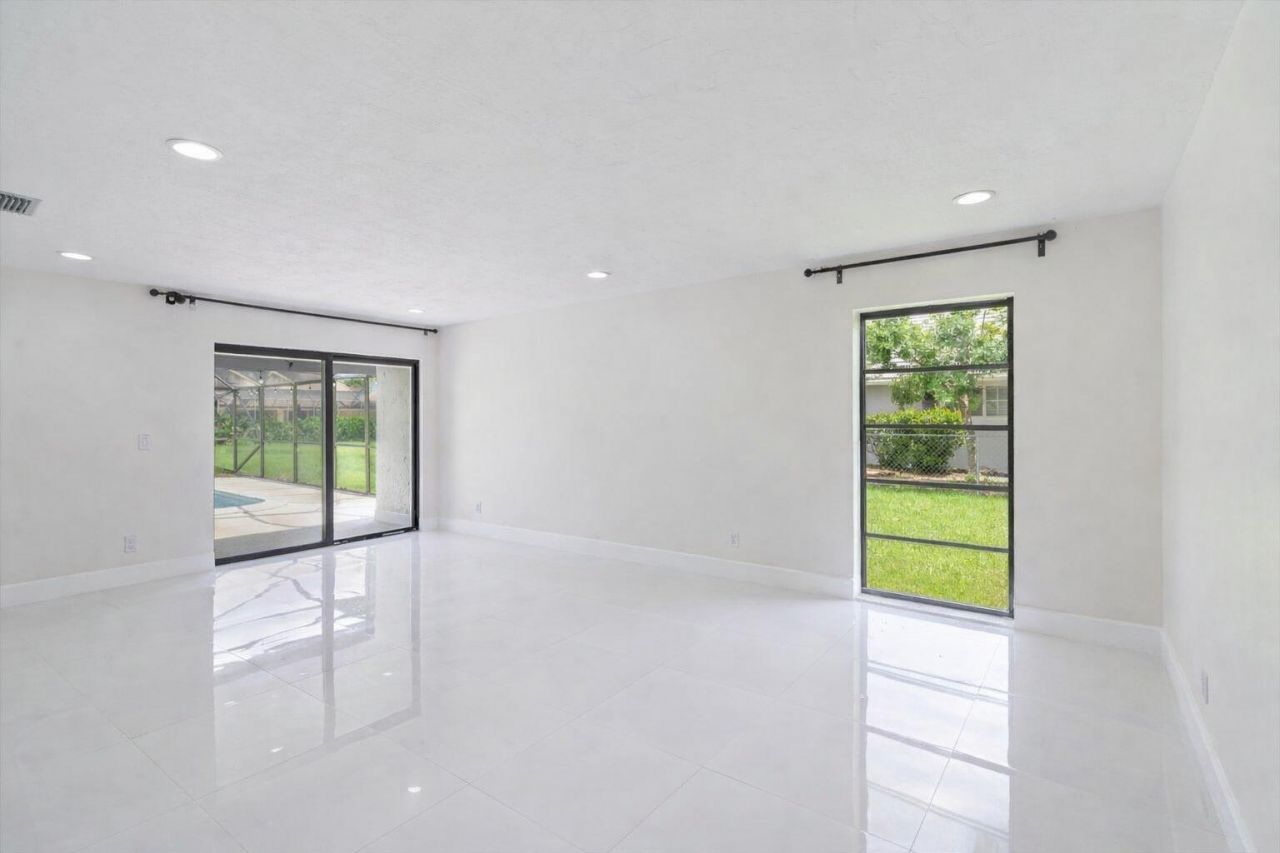 516 Muirfield Drive, Atlantis, FL 33462 Photo