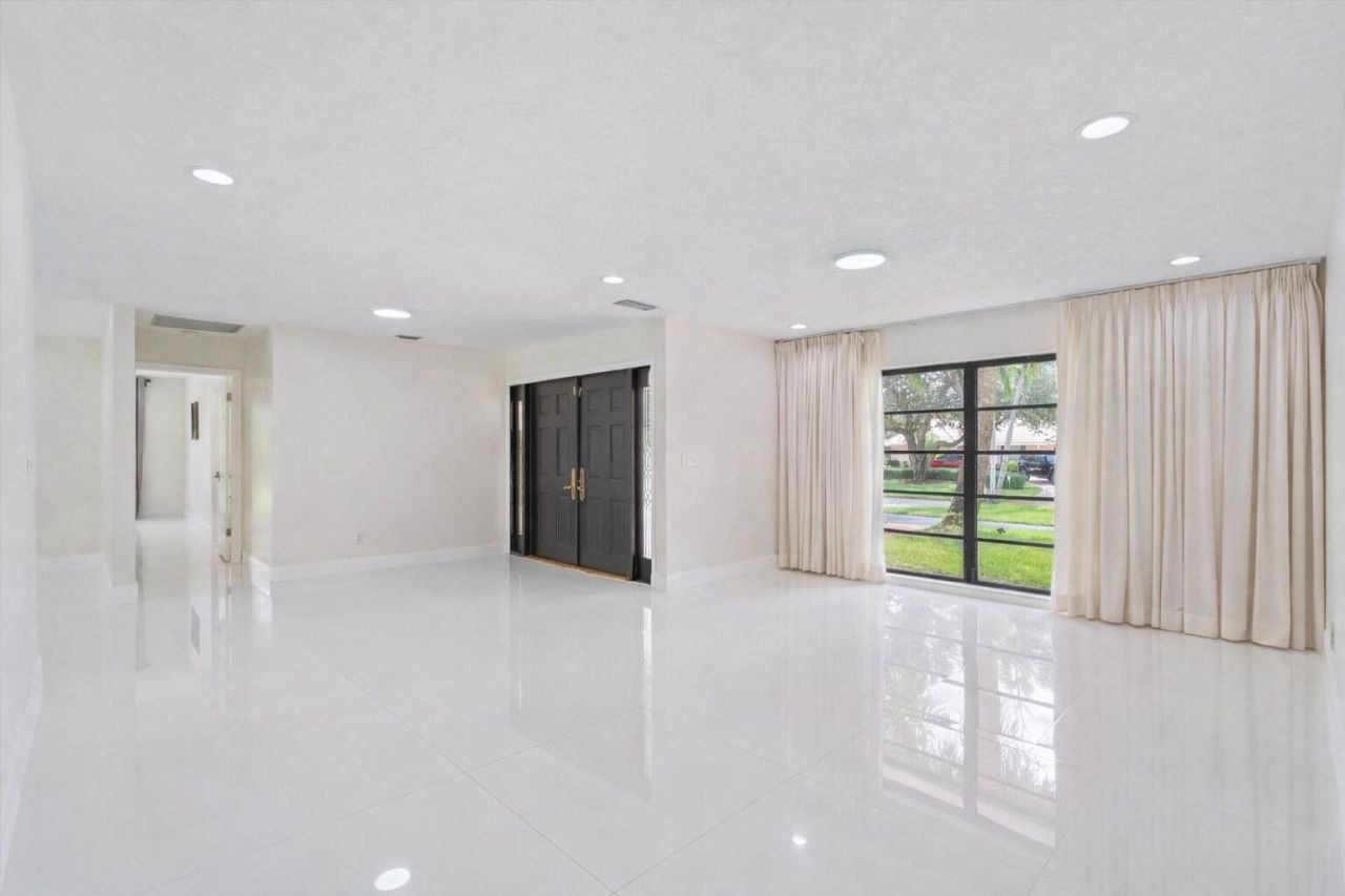 516 Muirfield Drive, Atlantis, FL 33462 Photo