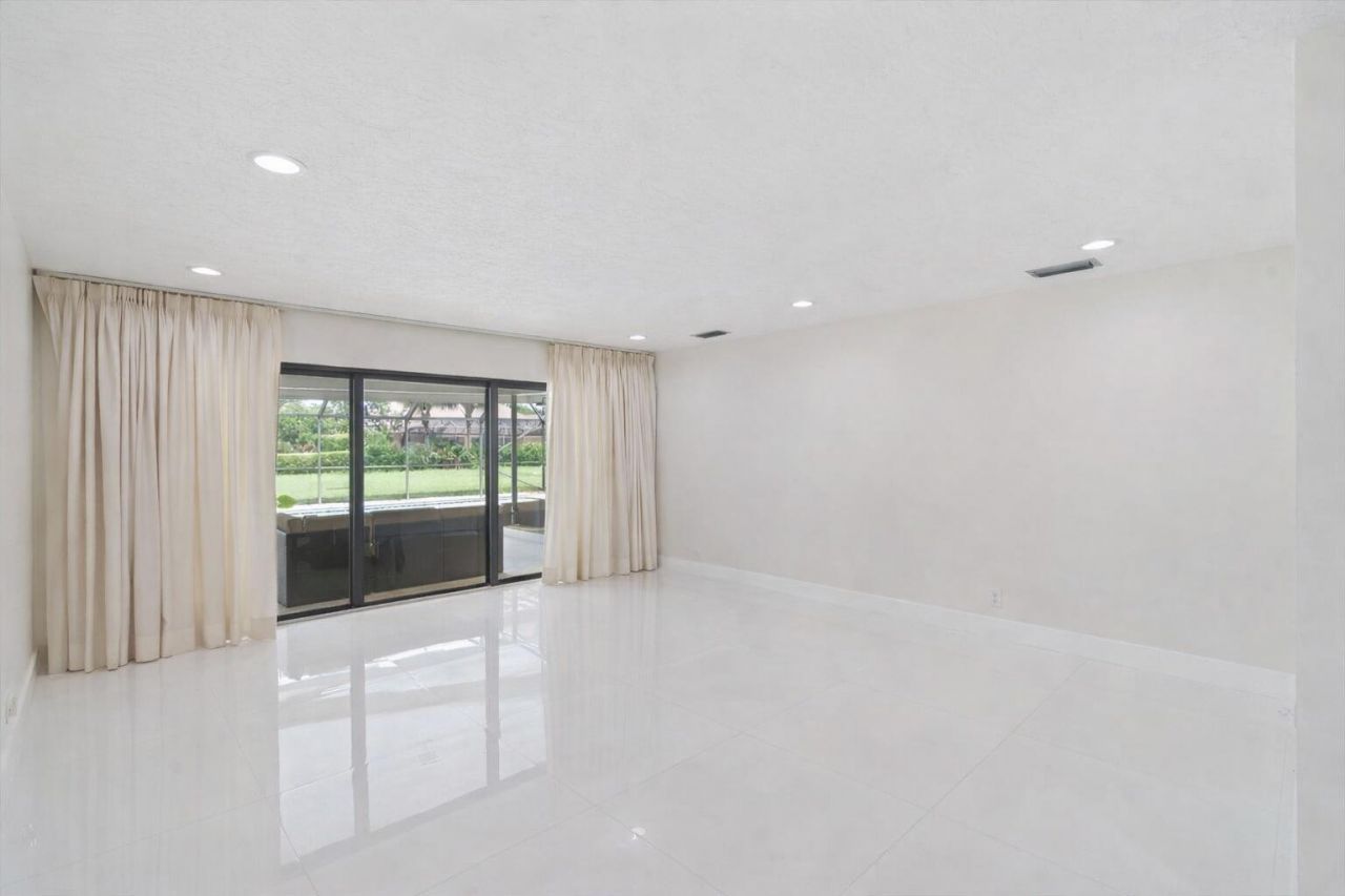 516 Muirfield Drive, Atlantis, FL 33462 Photo