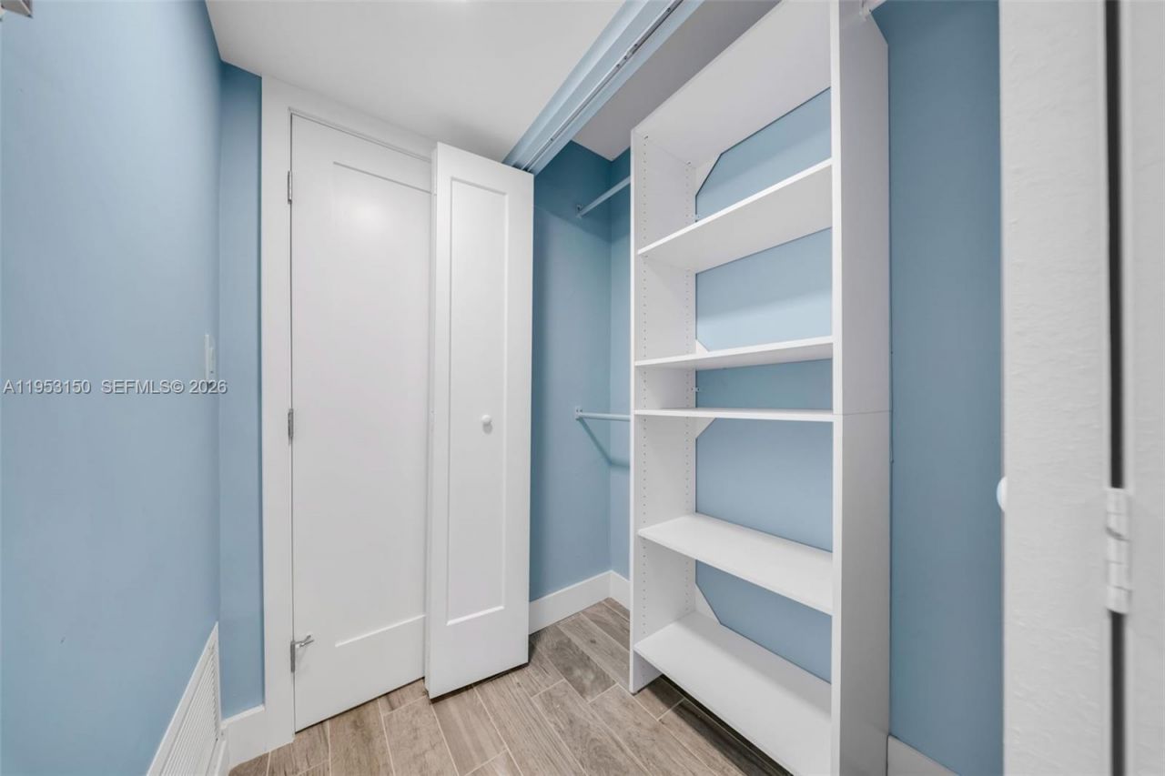 1200 NE Miami Gardens Dr, Unit 219W, Miami, FL 33179 Photo