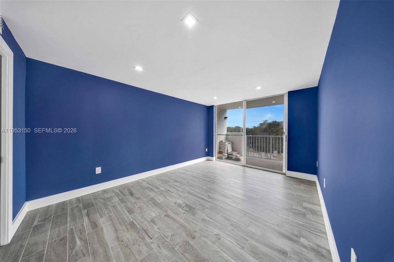 1200 NE Miami Gardens Dr, Unit 219W, Miami, FL 33179 Photo