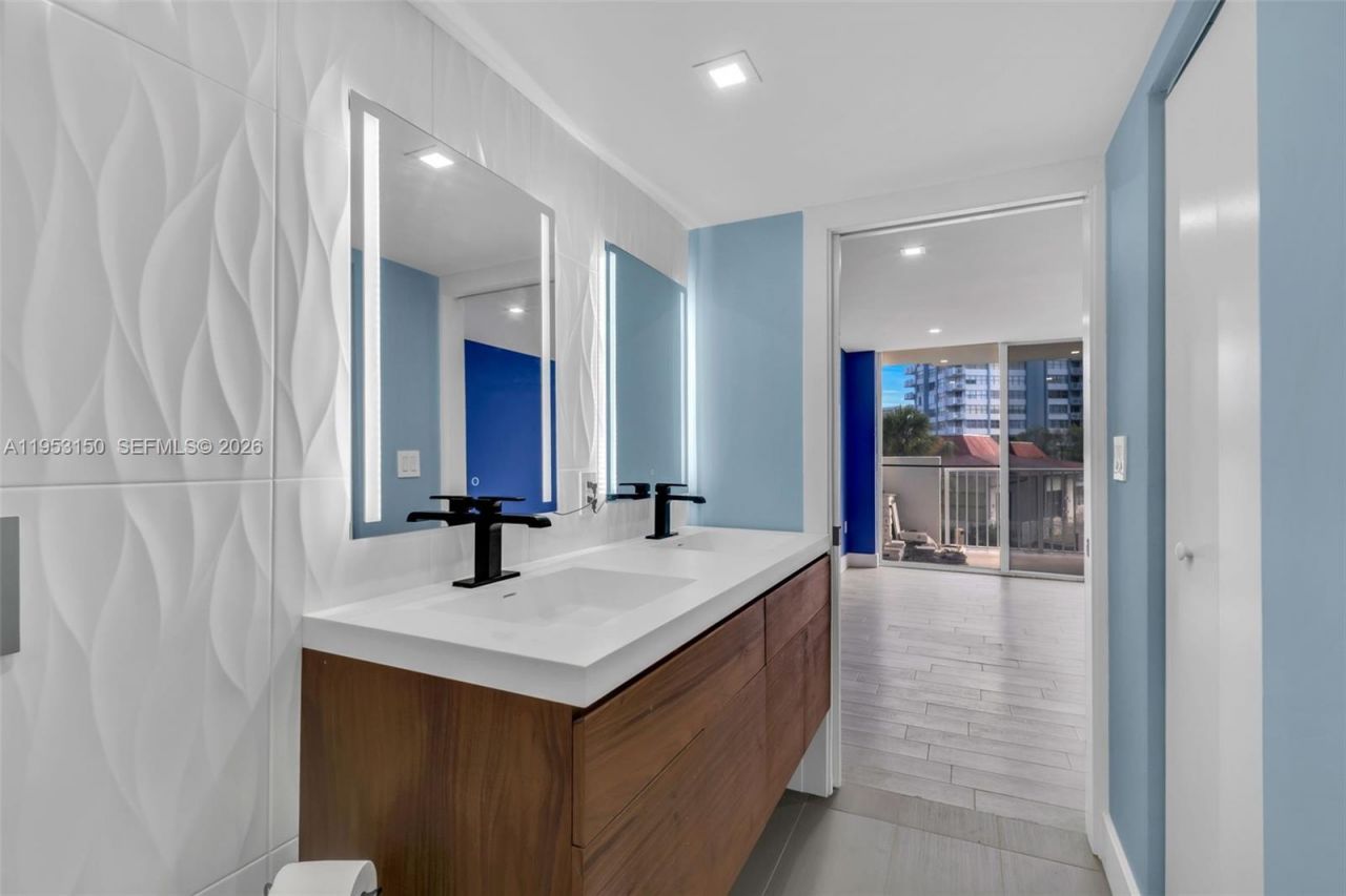 1200 NE Miami Gardens Dr, Unit 219W, Miami, FL 33179 Photo