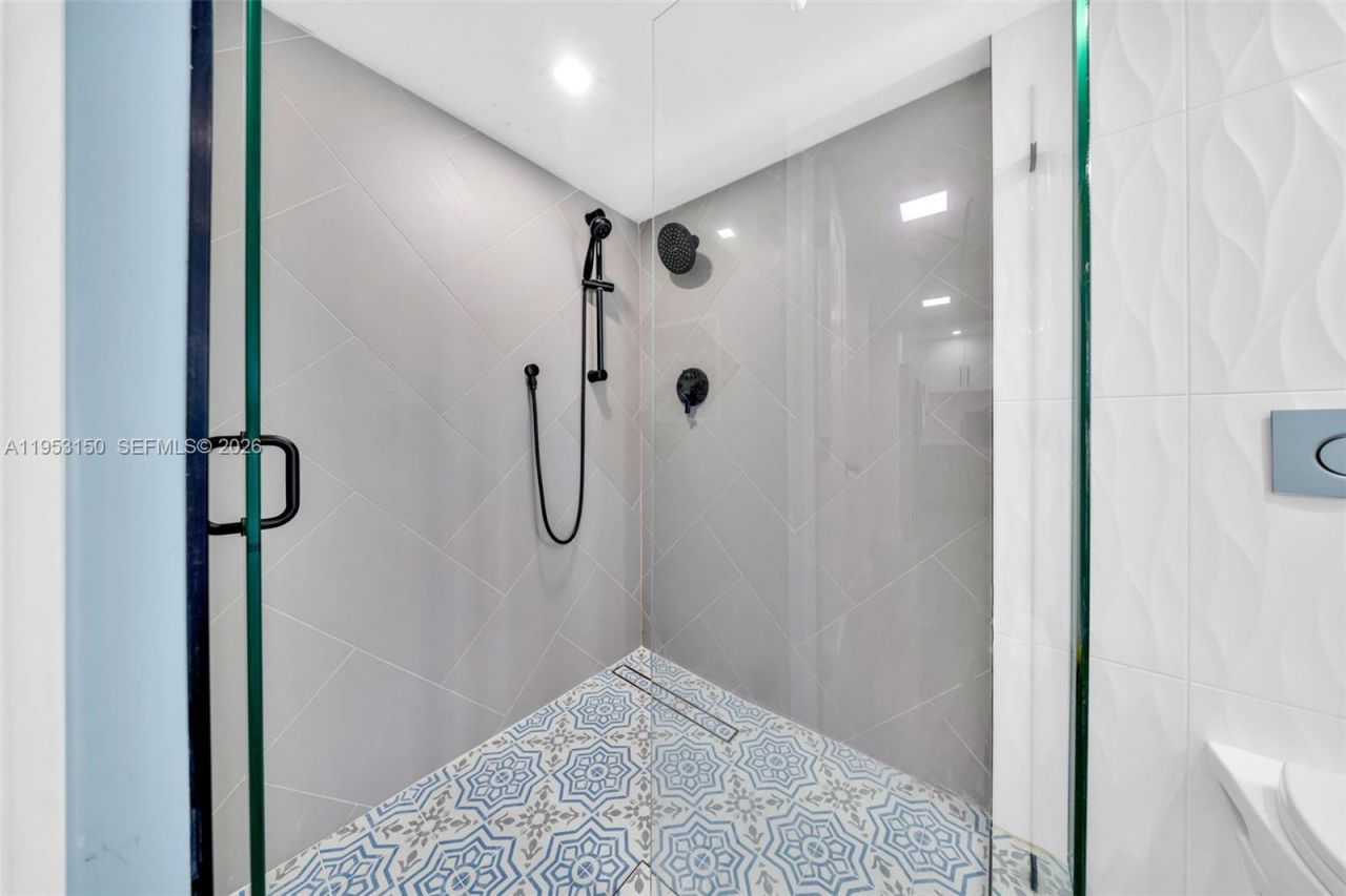 1200 NE Miami Gardens Dr, Unit 219W, Miami, FL 33179 Photo