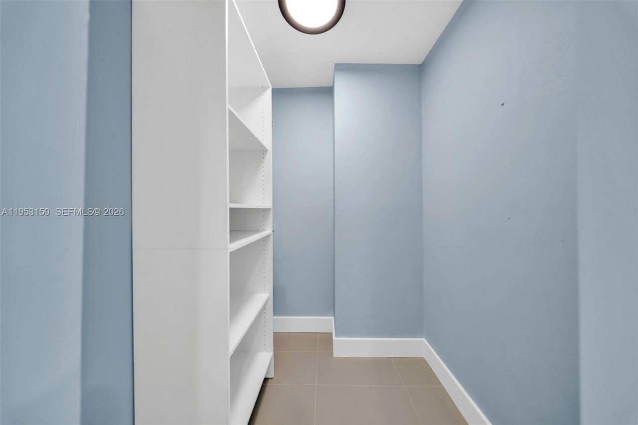 1200 NE Miami Gardens Dr, Unit 219W, Miami, FL 33179 Photo