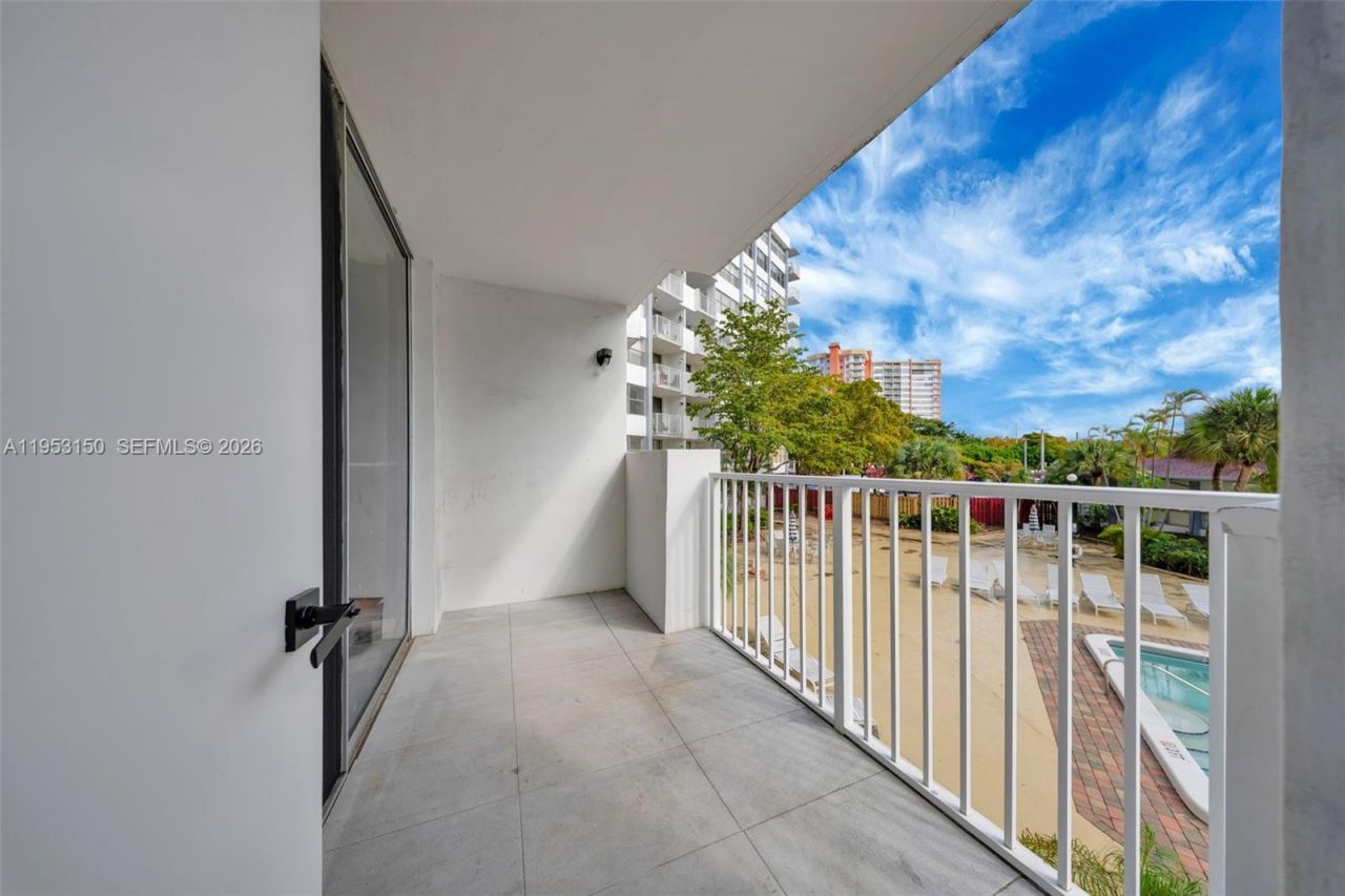 1200 NE Miami Gardens Dr, Unit 219W, Miami, FL 33179 Photo