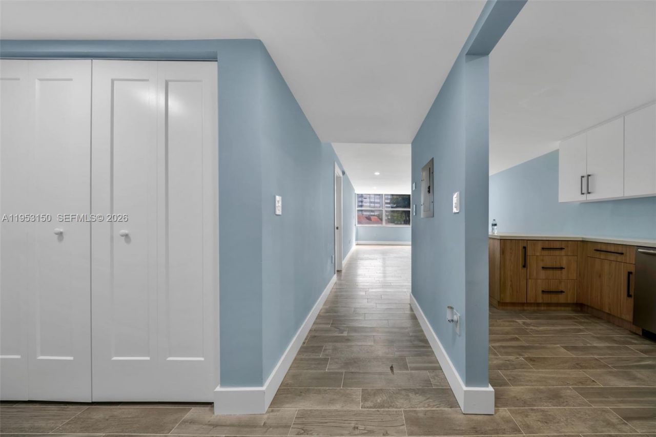 1200 NE Miami Gardens Dr, Unit 219W, Miami, FL 33179 Photo