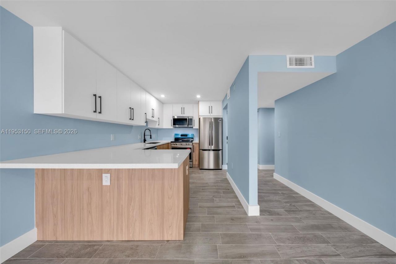 1200 NE Miami Gardens Dr, Unit 219W, Miami, FL 33179 Photo