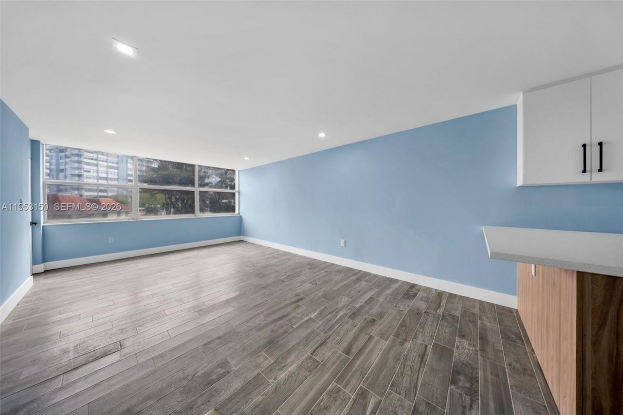 1200 NE Miami Gardens Dr, Unit 219W, Miami, FL 33179 Photo