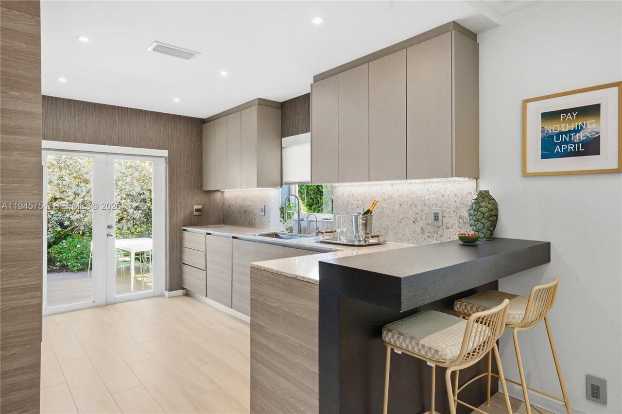 1220 W 21st St, Miami Beach, FL 33140 Photo