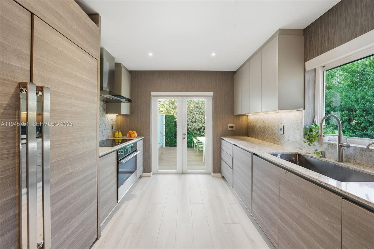 1220 W 21st St, Miami Beach, FL 33140 Photo