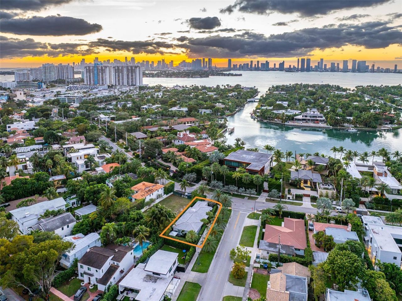 1220 W 21st St, Miami Beach, FL 33140 Photo