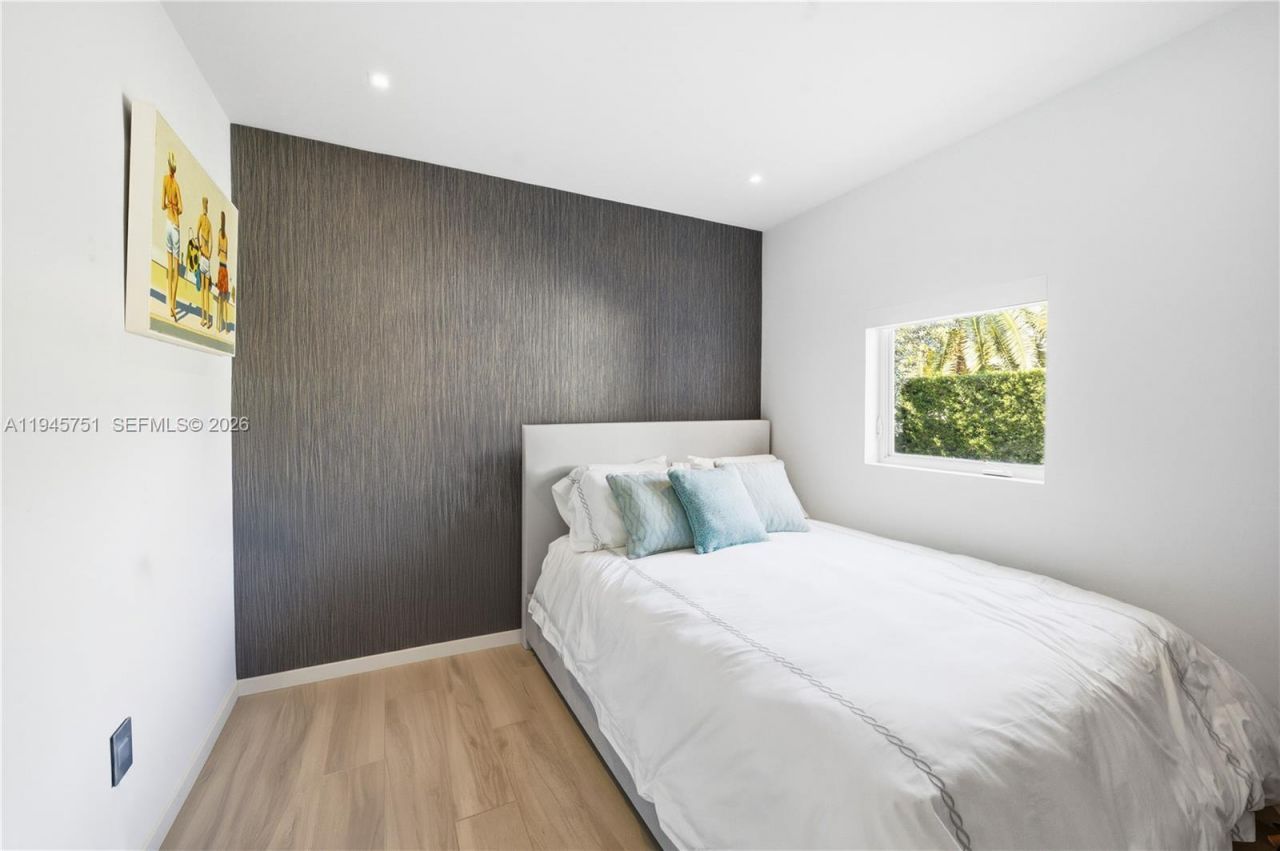 1220 W 21st St, Miami Beach, FL 33140 Photo