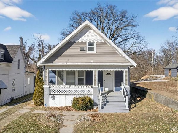 221 Lebanon Avenue, Belleville, IL 62220