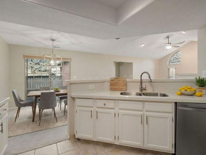 6770 Heatherstone Loop, Dublin, OH 43017 Photo 3