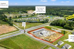 Linares Street photo 4