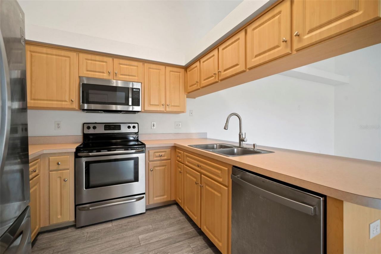 1013 Apollo Beach Boulevard, Unit 203, Apollo Beach, FL 33572 Photo