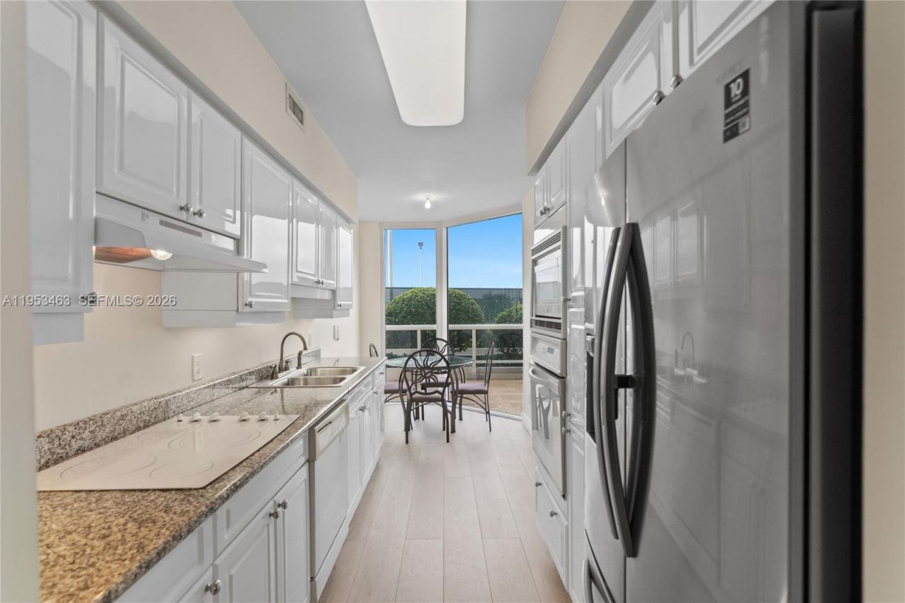 4775 Collins Ave , Unit 507, Miami Beach, FL 33140 Photo