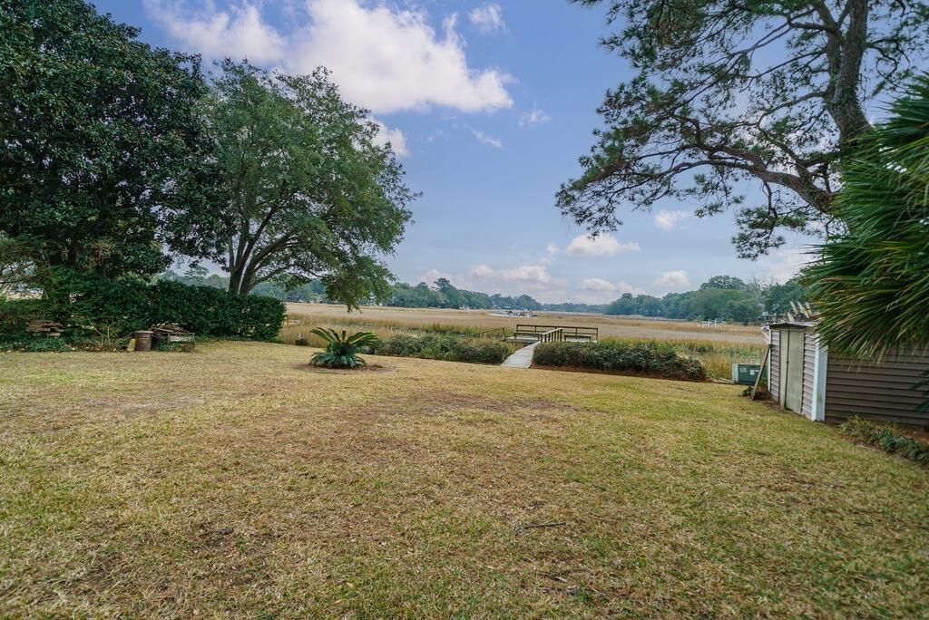 147 Oyster Point Row Photo 16