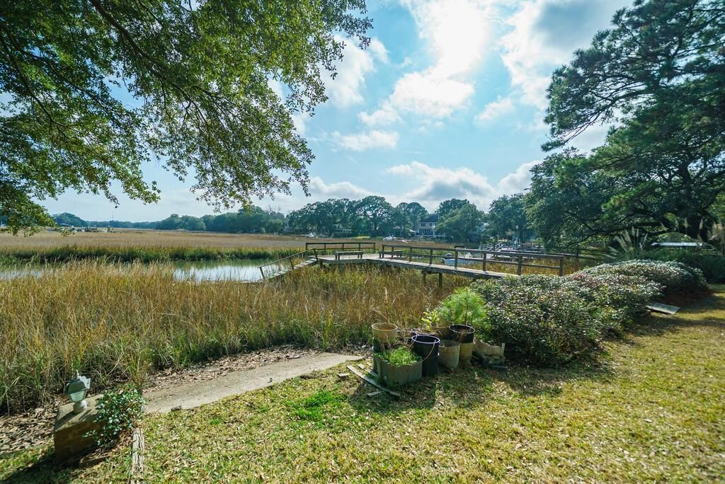 147 Oyster Point Row Photo 8