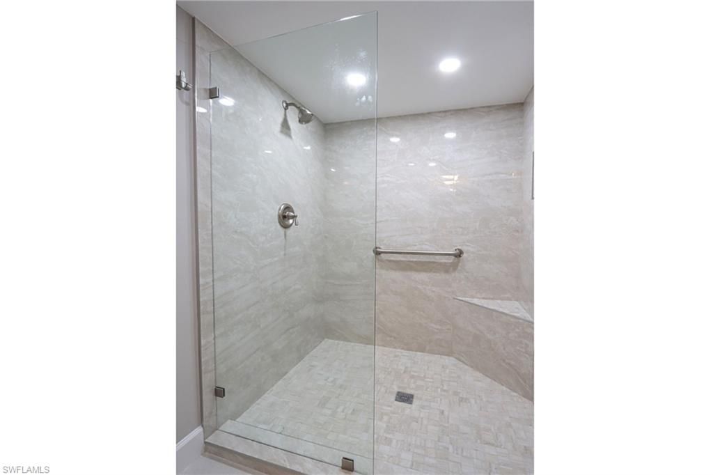 222 Harbour Dr , Unit 103, Naples, FL 34103 Photo