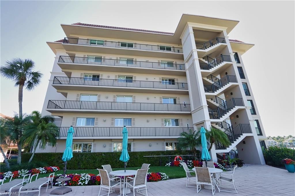 222 Harbour Dr , Unit 103, Naples, FL 34103 Photo