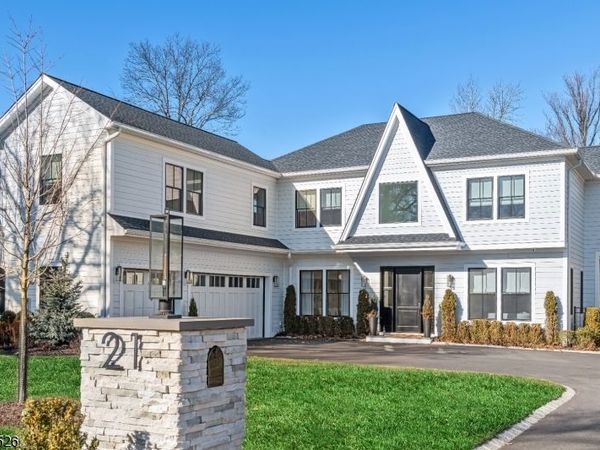 21 Harvey Dr, Millburn, NJ 07078