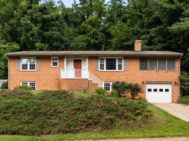 814 COALTER ST N, Staunton, VA 24401
