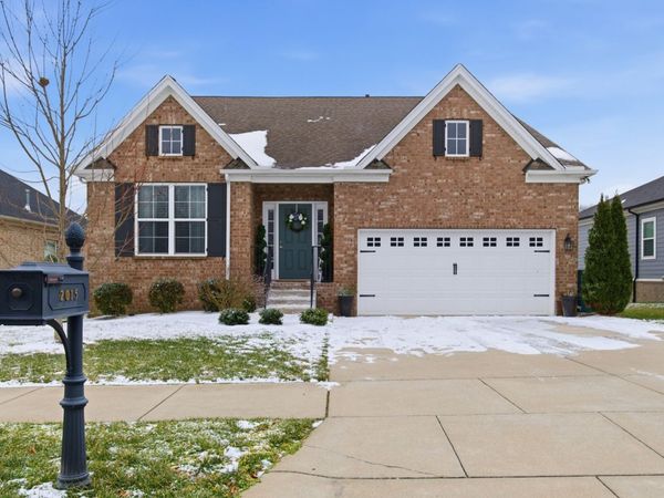 2015 Hedgelawn Dr, Lebanon, TN 37090