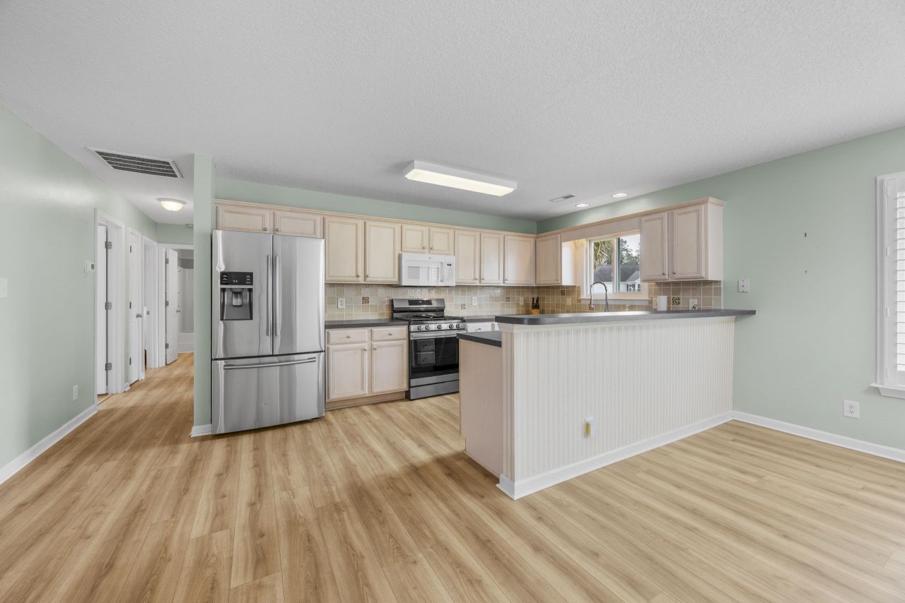 722 Downing Ct. Photo 6